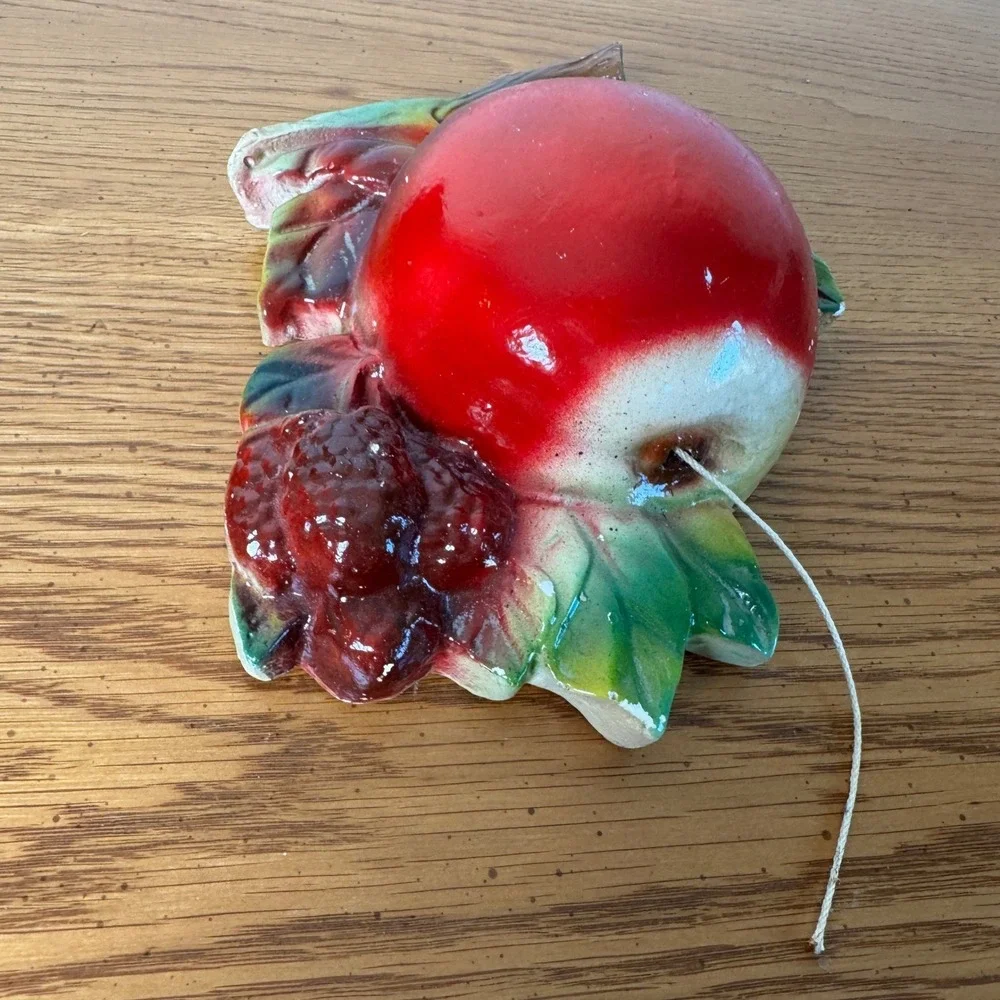 Vintage 1940s‎ Chalkware Apple Fruit Leaves Wall Decor Hanging String Dispenser